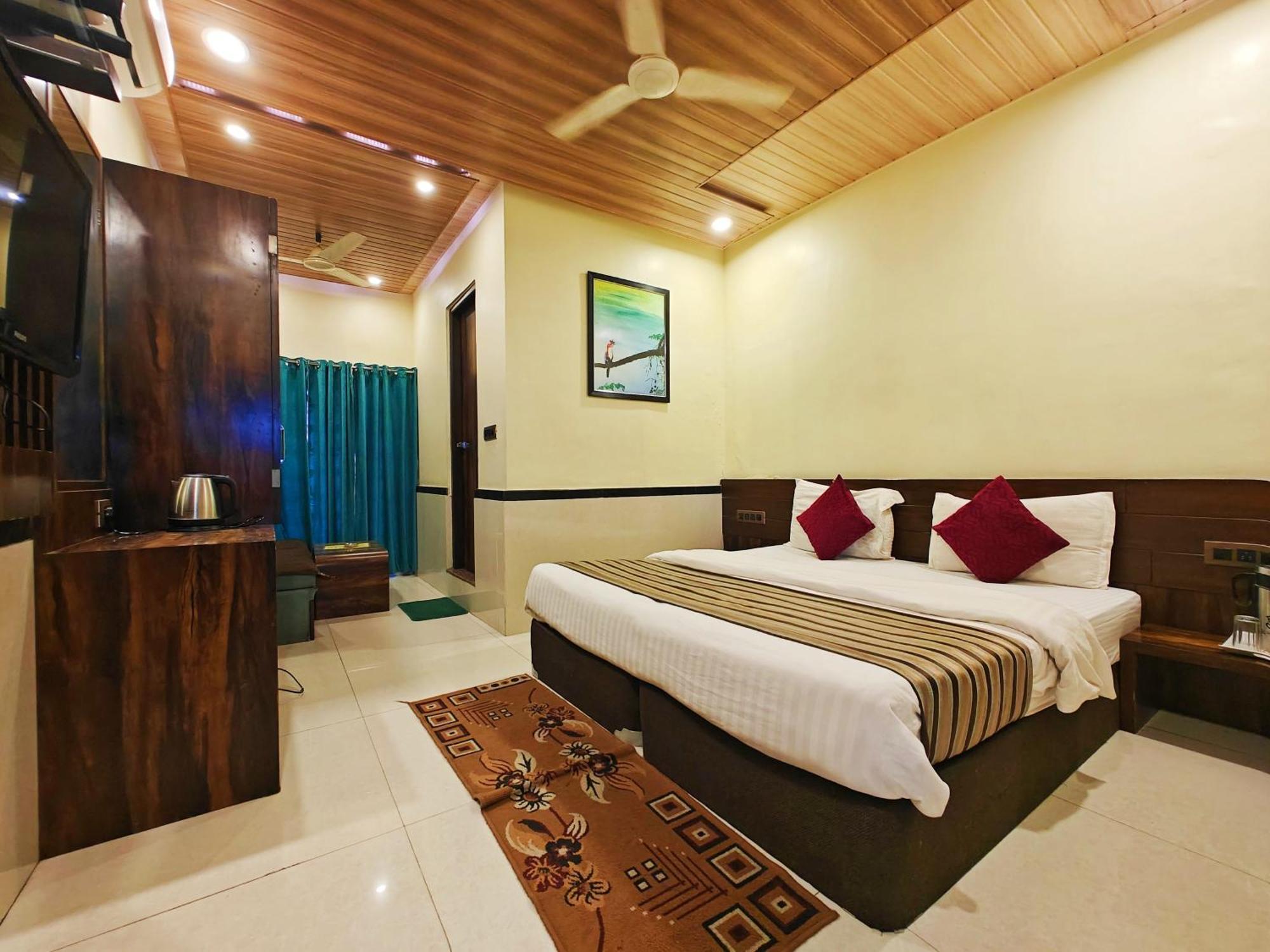 Hotel Saraswati Mount Abu Esterno foto