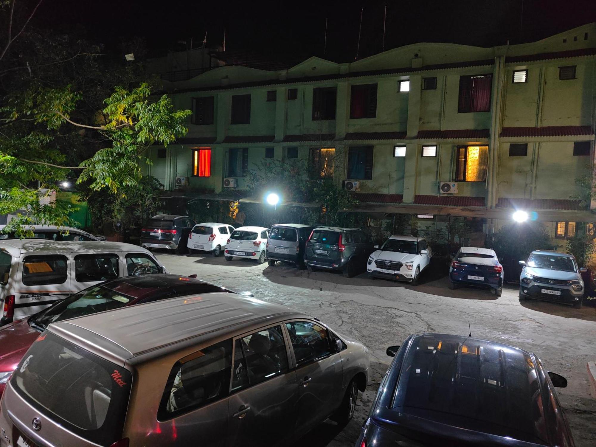 Hotel Saraswati Mount Abu Esterno foto
