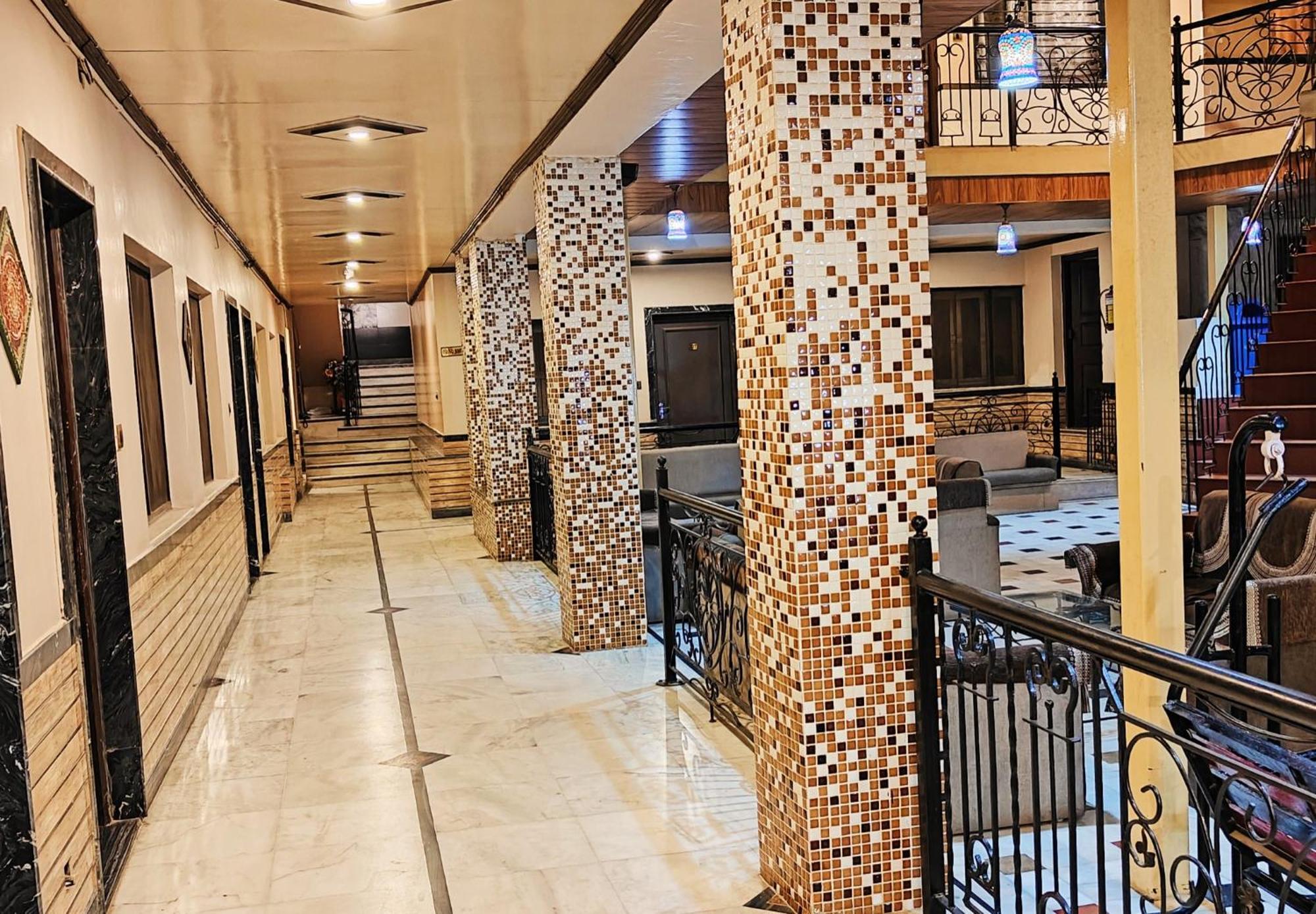 Hotel Saraswati Mount Abu Esterno foto