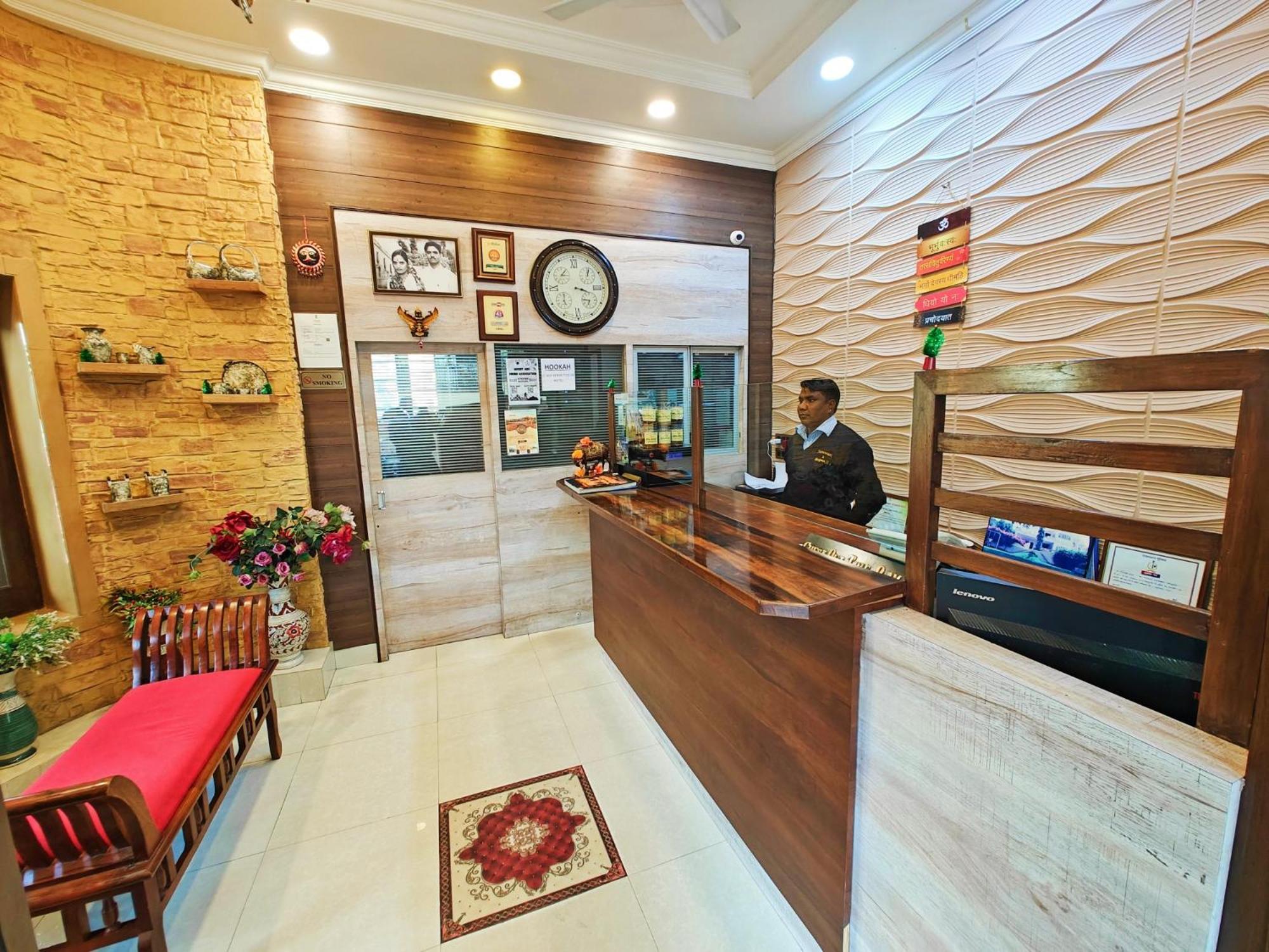 Hotel Saraswati Mount Abu Esterno foto