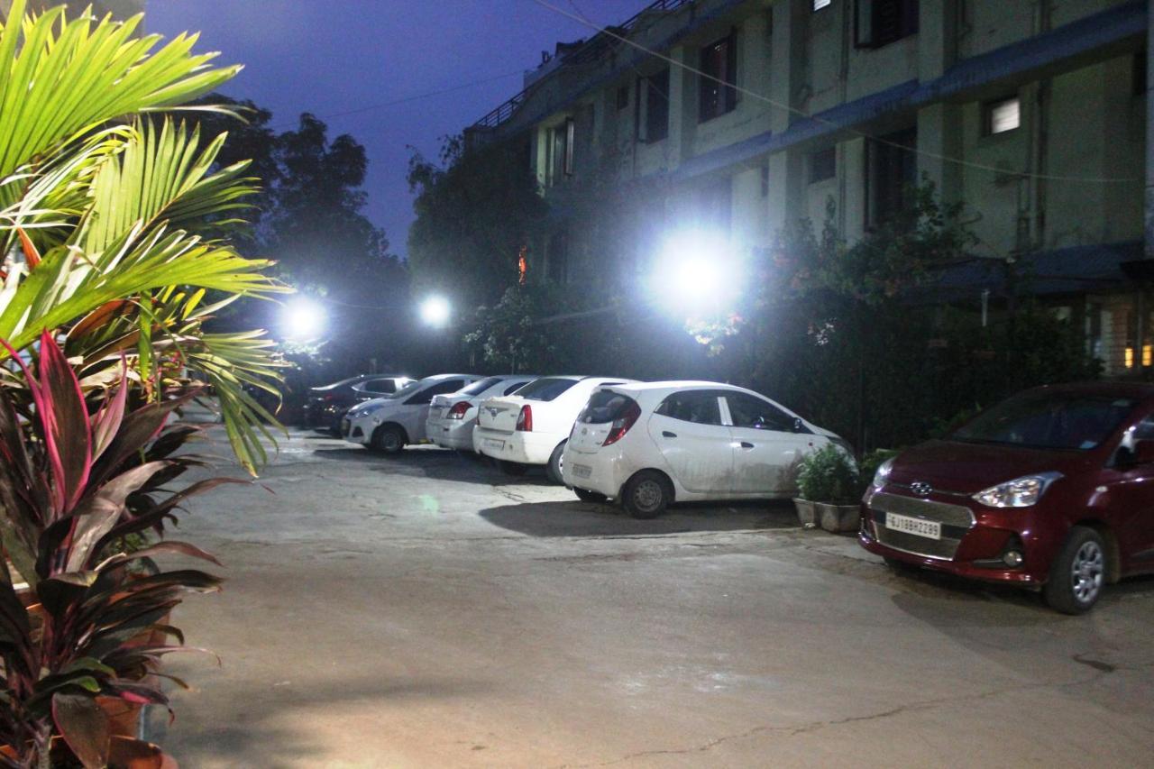 Hotel Saraswati Mount Abu Esterno foto